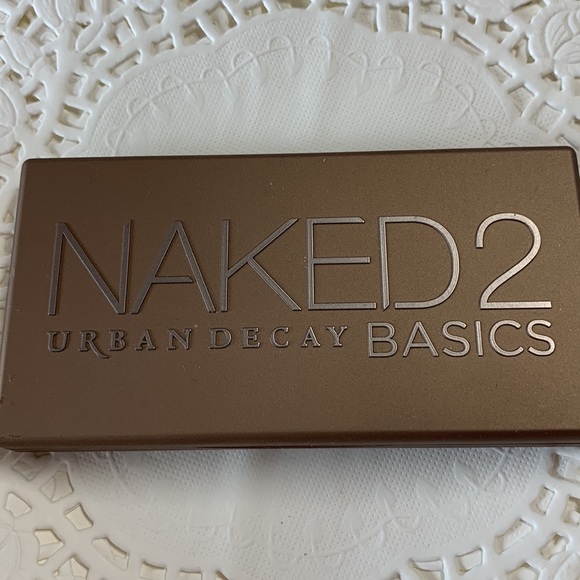 Urban Decay Naked Basics 2. NWOB - Picture 9 of 10